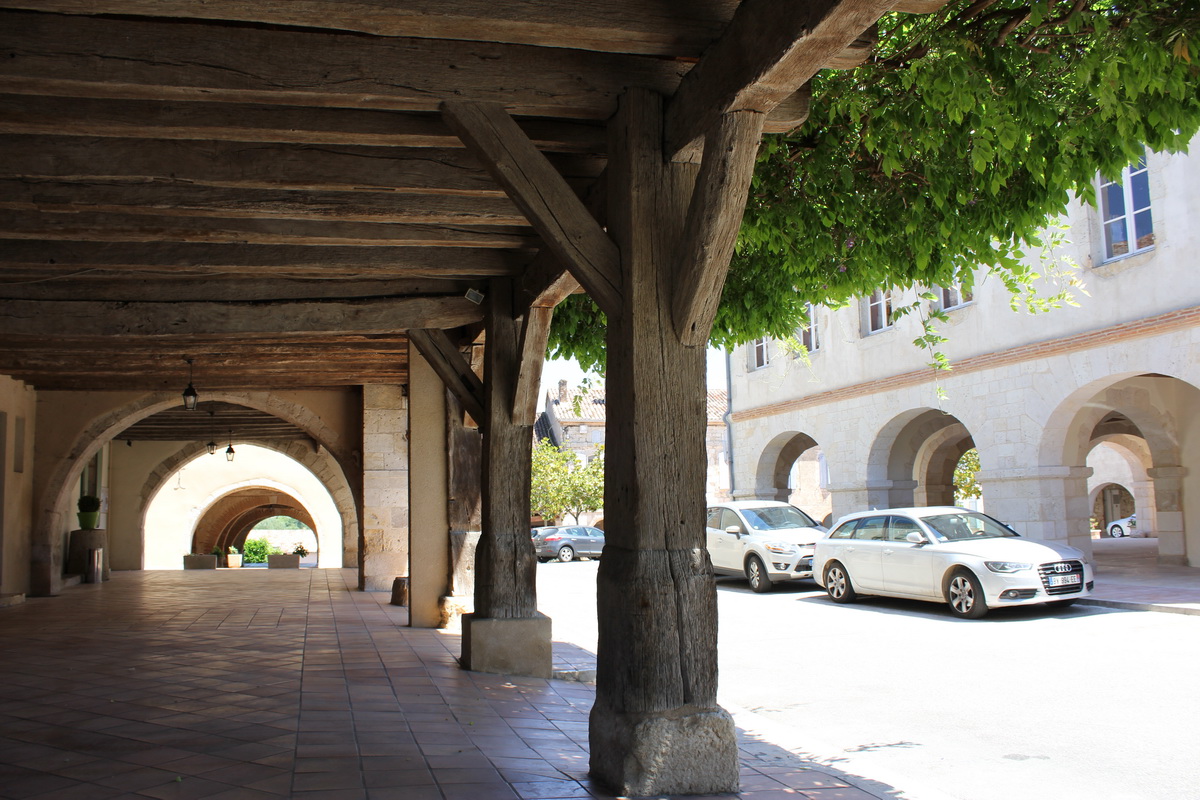 Maisons, Place de la Mairie à Dunes